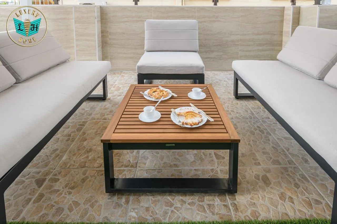 Apartamento Luxury Home With Terrace Málaga