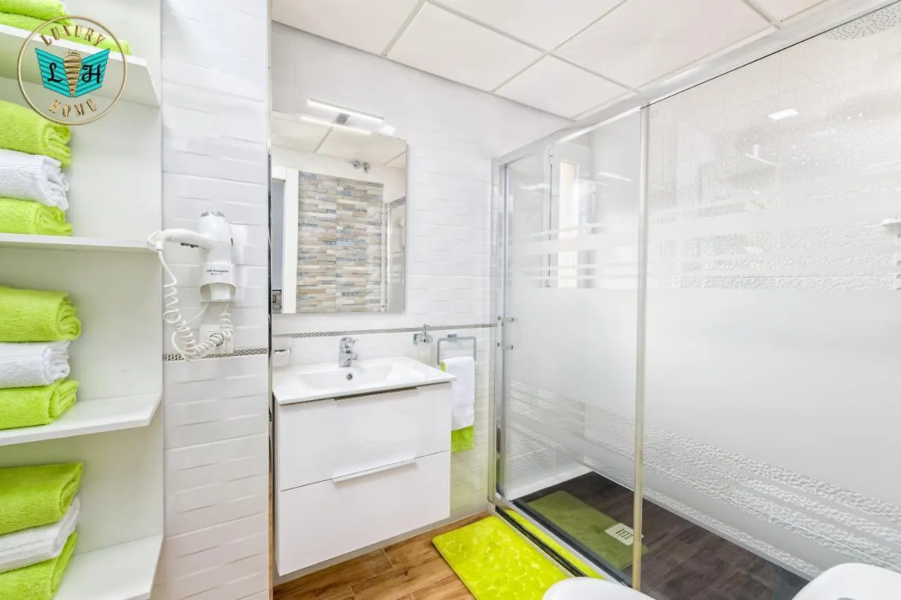 Apartamento Luxury Home With Terrace Málaga