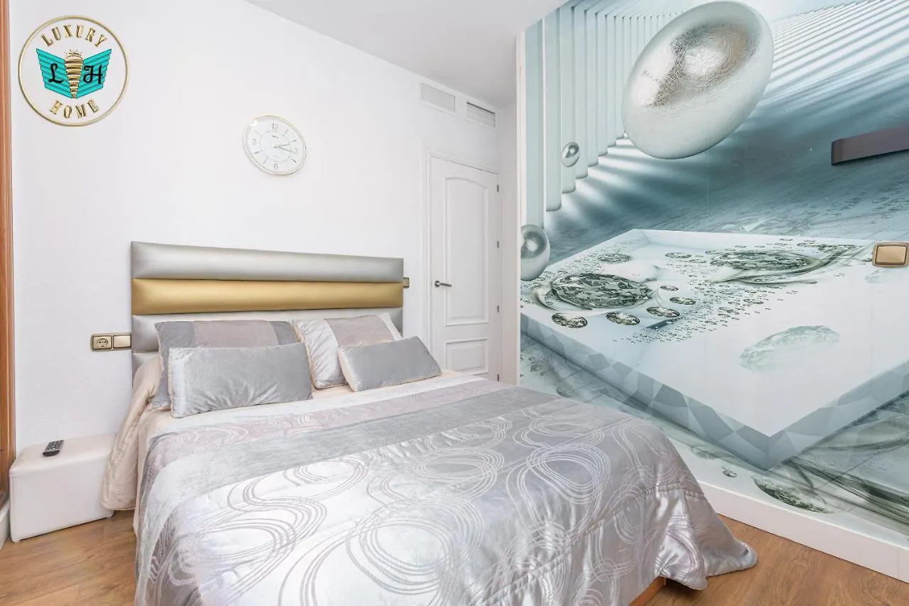 Apartamento Luxury Home With Terrace Málaga