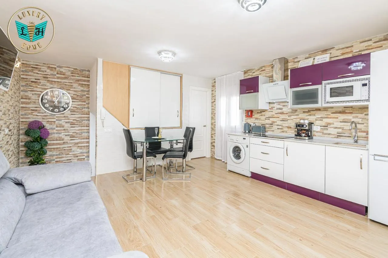 Apartamento Luxury Home With Terrace Málaga